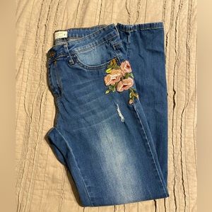 Angel Kiss Embroidered Jeans